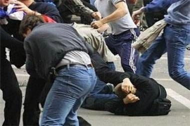 Üç qardaş arasında dava: onlardan biri özünə xəsarət yetirdi