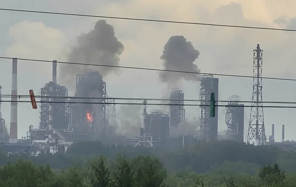 Ukrayna Rusiyanın Omsk neft emalı zavodunu vurdu