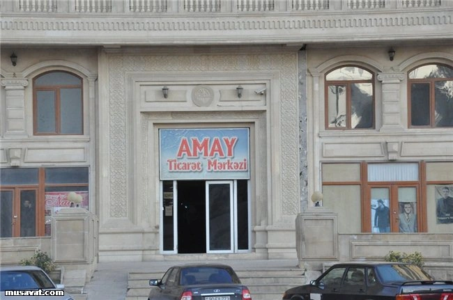 "Amay"ın qarşısında kişinin başına daş düşdü