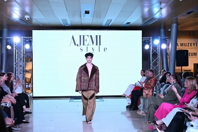 Azərbaycan Milli Xalça Muzeyində "Zamanın naxışları" moda nümayişi təşkil olunub - FOTO