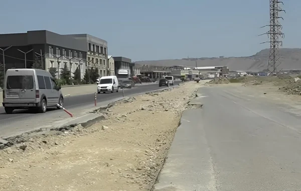 Lökbatanda təhlükə saçan yol: Aylar əvvəl qazılan ərazi asfaltlanmır - VİDEO