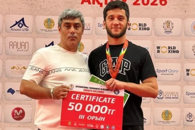 Azərbaycan boksçuları Qazaxıstanda keçirilən turnirdə üç medal qazandılar - Foto