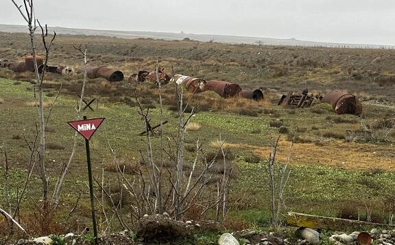 Qəbiristanlıqlarda mina riski var, diqqətli olun!