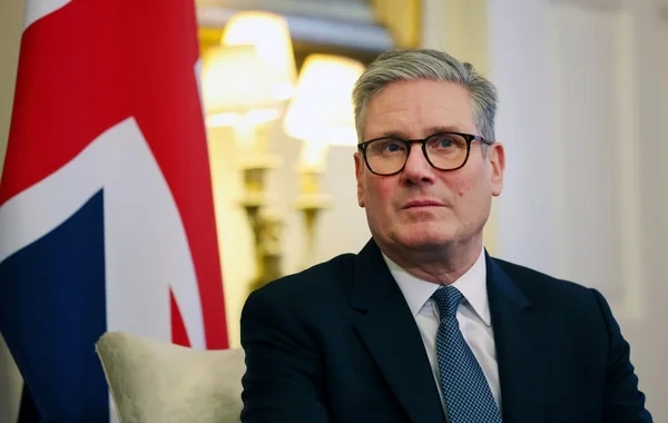 Böyük Britaniyanın baş naziri istefa verir?