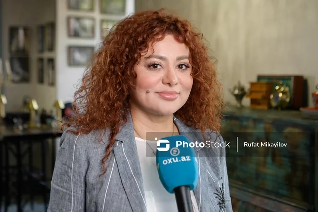 Səhnəyə təsadüfən gəldi, illərlə rol gözlədi: "Mənə "eqolu" deyirdilər, indi bundan zövq alıram" - VİDEOMÜSAHİBƏ