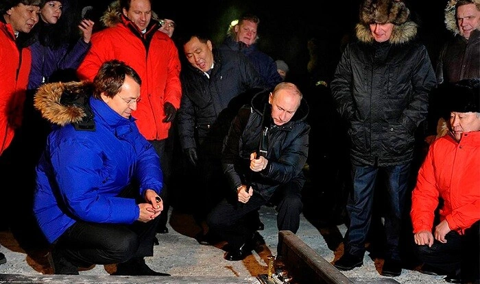 Putinin “mıxını çaldığı” dəmir yolu rüsvayçılığı - Video