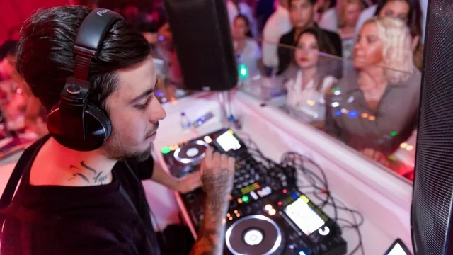 Dünyaca məşhur DJ Mahmut Orhan öz kəndində konsert verdi, gündəm oldu - FOTO - VİDEO