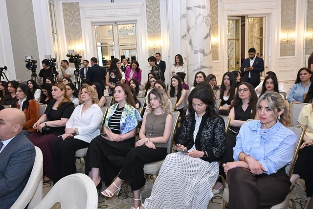 "Qızların təhsilinə dəstək" layihəsinin II Məzun Günü keçirilib - FOTO