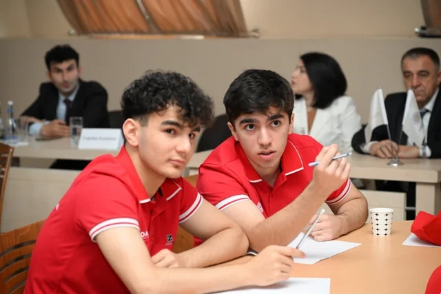 "Zəkaların mübarizəsi II" olimpiadasının final mərhələsi keçirilib - FOTO