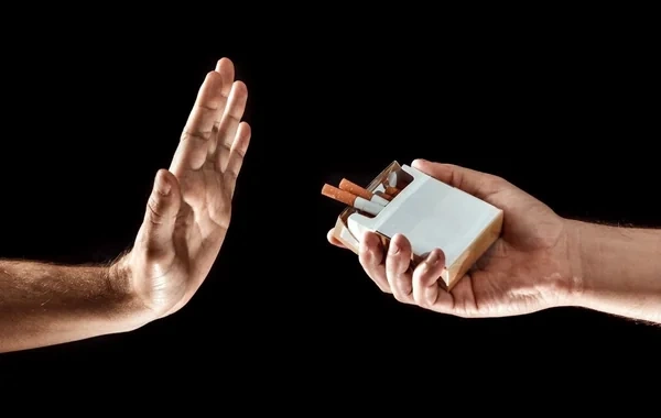 Siqaret çəkmək sakitləşməyə kömək edir? - Onkoloqdan açıqlama
