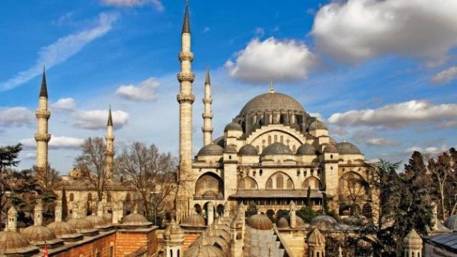 Dünya nəhəngləri Körfəzdən Türkiyəyə köçür