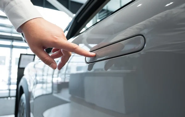"Tesla" Çindən milyonlarla elektromobilini geri çağırır - SƏBƏB