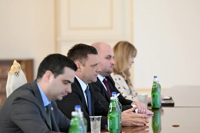 İlham Əliyev Slovakiya baş nazirinin müavinini qəbul edib - FOTO