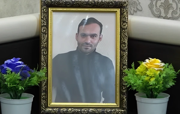 Gəmidə həkim işləyən Tural müəmmalı şəkildə yoxa çıxıb: "Oğlumu qanunsuz saxlayıblar"