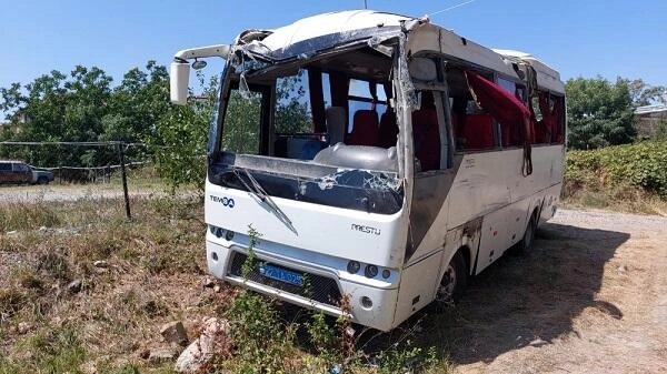 Hacıqabulda sərnişin avtobusu aşdı: 21 yaralı