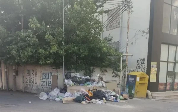 Xırdalanda antisanitar vəziyyət: Konteynerlərin yerinin dəyişdirilməsi narazılıq yaradıb - FOTOFAKT