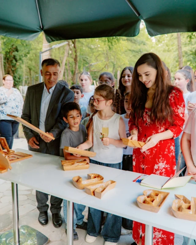 Leyla Əliyeva Qəbələdə fərdi sərginin açılışında və ağacəkmə aksiyasında iştirak edib - FOTO