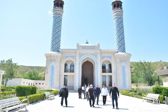 Din xadimləri Qarabağ və Şərqi Zəngəzurdakı tarixi-dini abidələri ziyarət ediblər
