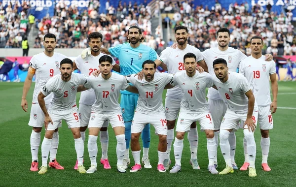 İran millisi Belçika ilə oyundan sonra paltardəyişmə otağında ismarış qoyub - FOTO