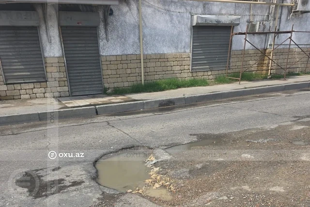 Bakıda sakinlərin kabusuna çevrilən küçədən şikayət: "Qəzalar olur, təcili yardım tıxacda qalır, baxan yoxdur"