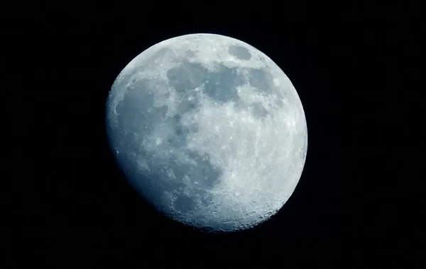 NASA "SpaceX" raketinin Ayla toqquşmasından yaranan krateri nümayiş etdirdi - FOTO