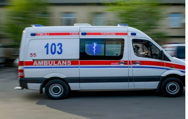 Bakıda yaşayış binasındakı yanğında xəsarət alan olub?