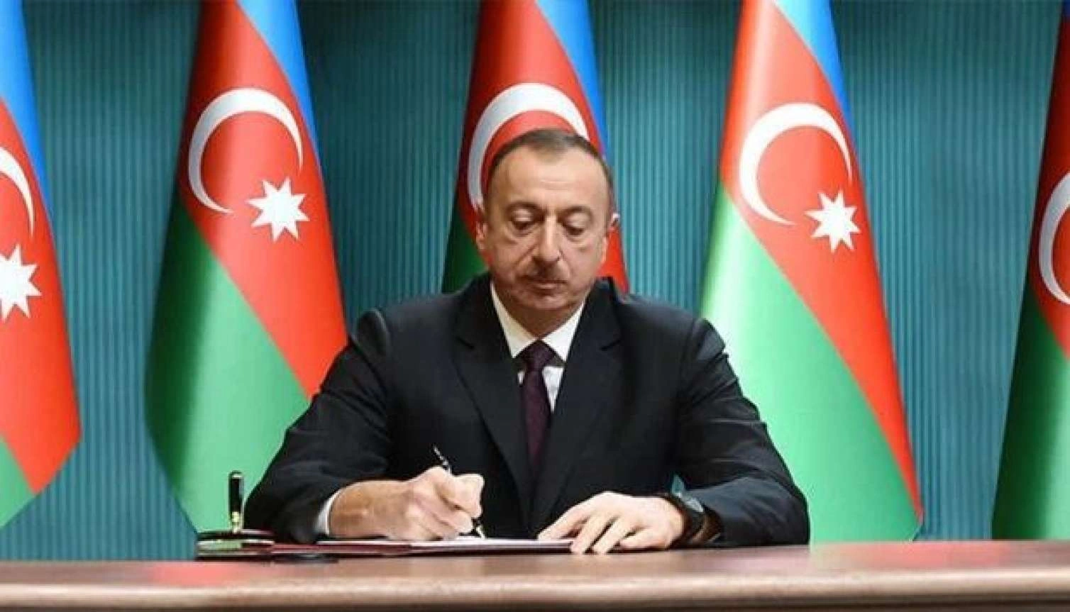 Prezident Tofiq Bakıxanovu təltif etdi - SƏRƏNCAM