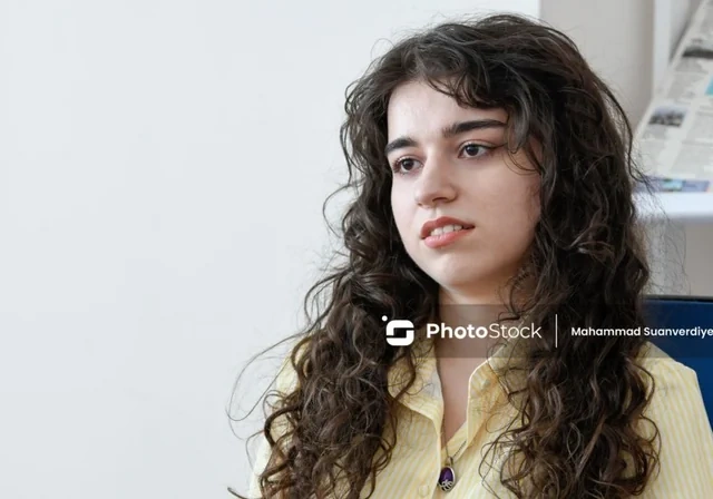 Ana qızı ilə eyni ildə ali məktəbi bitirdi: 20 il sonra gerçəkləşən arzu - FOTO