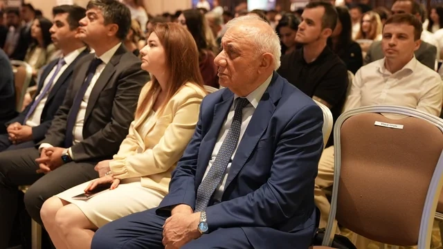 Rəşad Həsənov: "Sənayenin ehtiyaclarına uyğun kadr hazırlığını təşviq edən "Hire and Train" modeli tətbiq olunur"