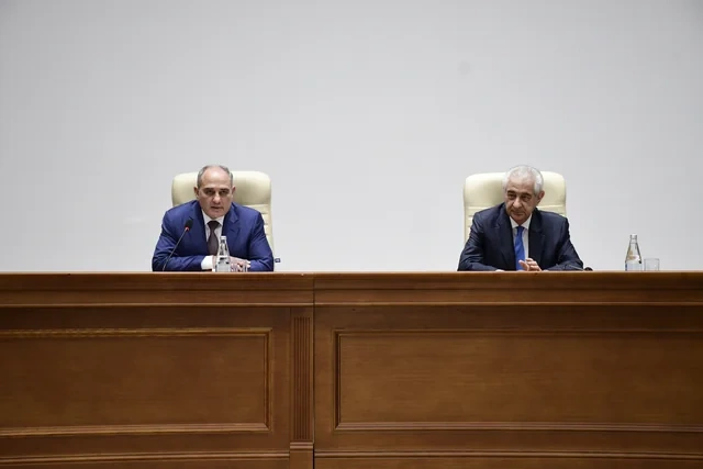 YAP-da NÖVBƏTİ İCLAS: Bir neçə rayon təşkilatının sədri dəyişdi - FOTO