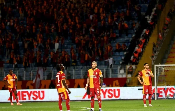 Türkiyə Superliqası: Son turda həm "Qalatasaray", həm də "Fənərbağça" xal itirdilər - VİDEO