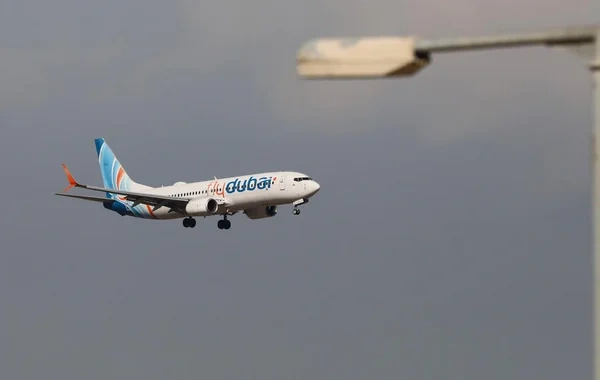 Daha bir "Flydubai" təyyarəsi qəfildən istimaqətini dəyişdi: Nə baş verir?
