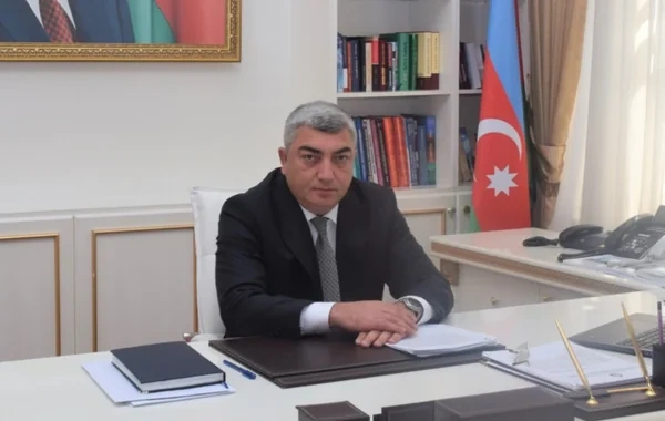 İcra başçısı iki vəzifəli şəxsi işdən çıxardı