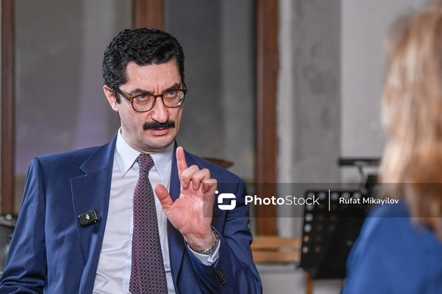 Dünya çartında Azərbaycan musiqisi səsləndirən Teymur Nadir: "Bu gün Qara Qarayevi tanımırlarsa, rok musiqisi nəyə və kimə lazımdır?"