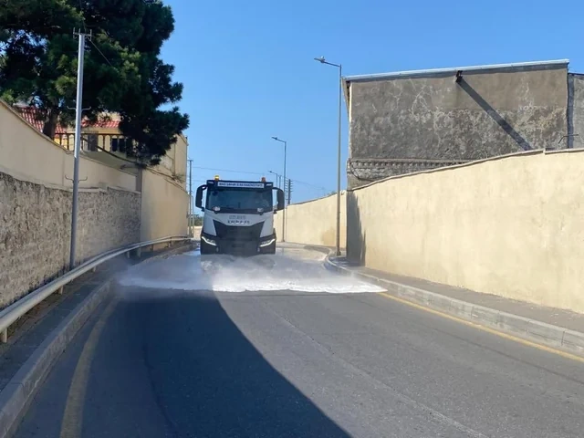 Bu gün paytaxtın 544 küçəsi yuyuldu - FOTO