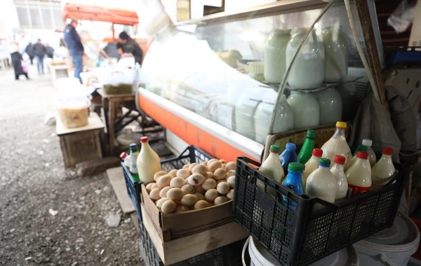 Bakının "Nar Kəndli" bazarında qayda pozuntuları aşkarlanıb