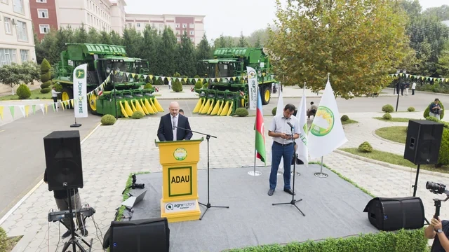 "John Deere"in yeni nəsil pambıqyığan kombaynları təqdim olunub