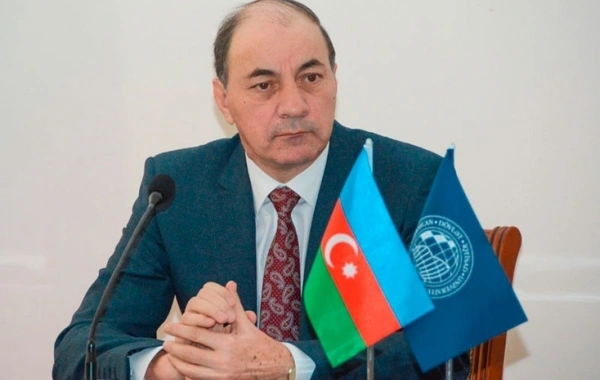 Əvəz Ələkbərov: "Ramiz Mehdiyev iki nazirdən çəkinirdi"