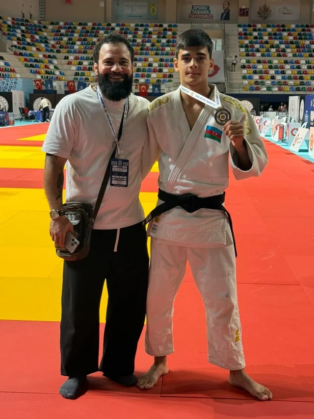 Gənc cüdoçumuz Avropa Ümid Kubokunda gümüş medal qazanıb