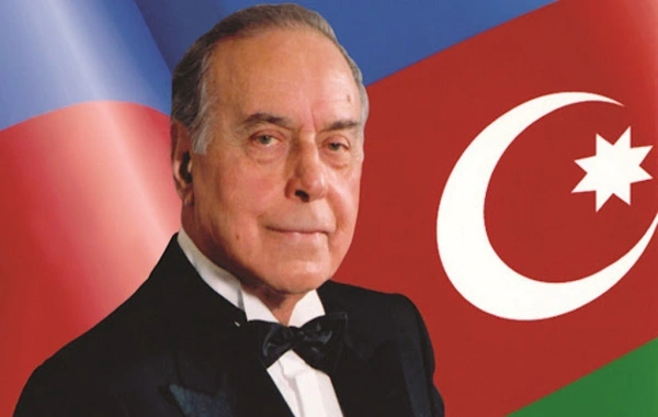 Sevinc Fətəliyeva: "Heydər Əliyevin müəyyənləşdirdiyi siyasət daim ölkəmizə və xalqımıza işıqlı yol göstərir"