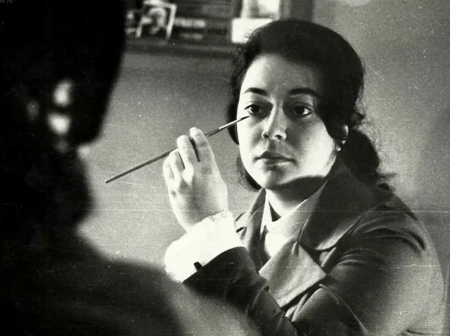 Əməkdar artist Vəfa Fətullayevanın doğum günüdür - FOTO