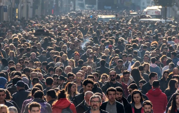 Tarixdə ilk: Dünyada yaşlı insanların sayı uşaqları geridə qoydu