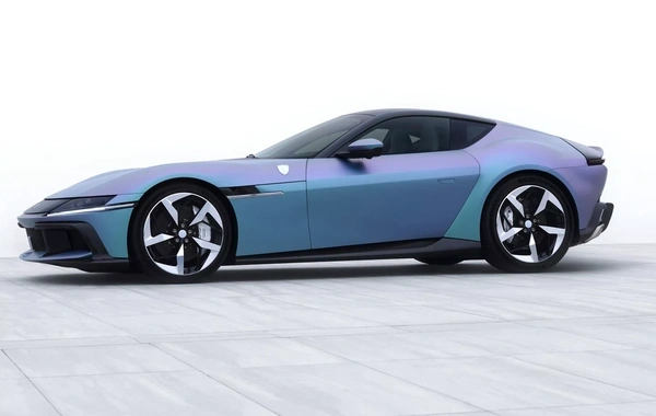 "Ferrari" paneli tükdən hazırlanmış avtomobili təqdim etdi
