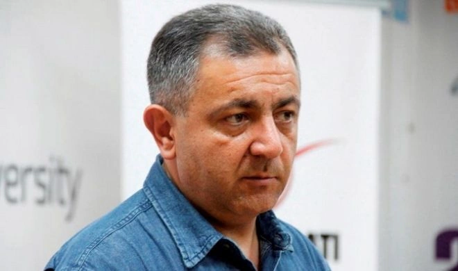 Ərəstun Oruclunun qiyabi məhkəməsi başladı