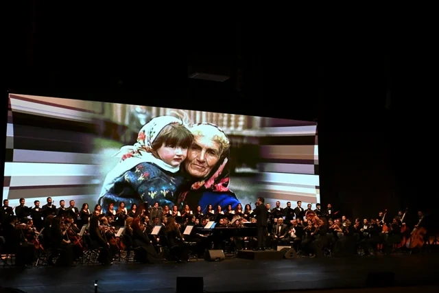 "44" bədii filminin premyerası baş tutub: Arzu Əliyeva və Alyona Əliyeva təqdimatda iştirak ediblər - Foto