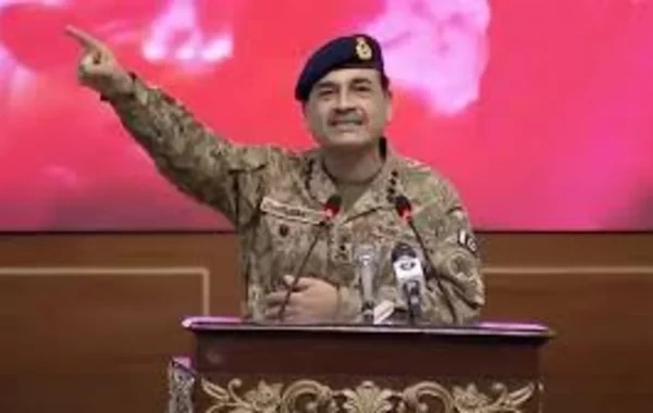Pakistan ordusunun baş komandanı Tehrana gedib