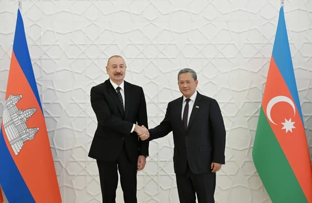 İlham Əliyev Kambocanın baş nazirini qarşılayıb - Foto