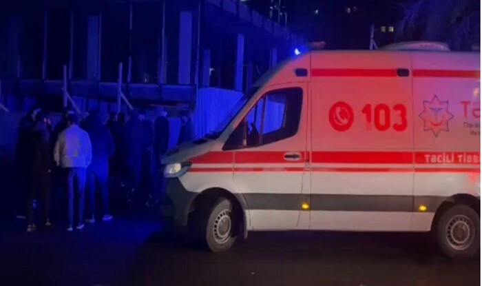 Motosiklet ambulansa çırpıldı: xəsarət alanlar var