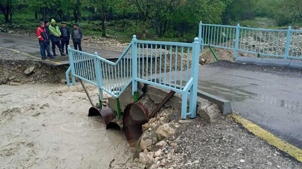 Bakıda sel körpünü apardı: AAYDA-dan reaksiya - Video