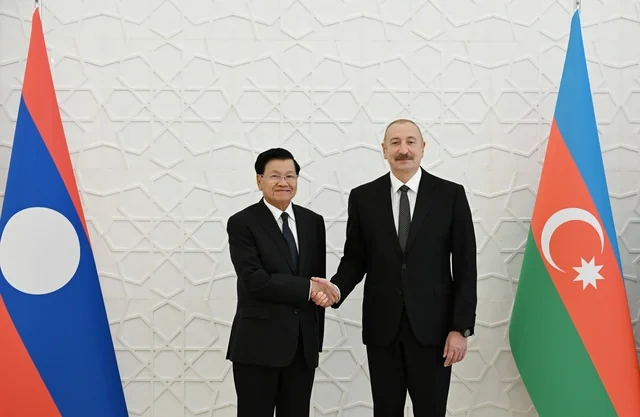Laos prezidentinin Bakıda rəsmi qarşılanma mərasimi olub - Foto
